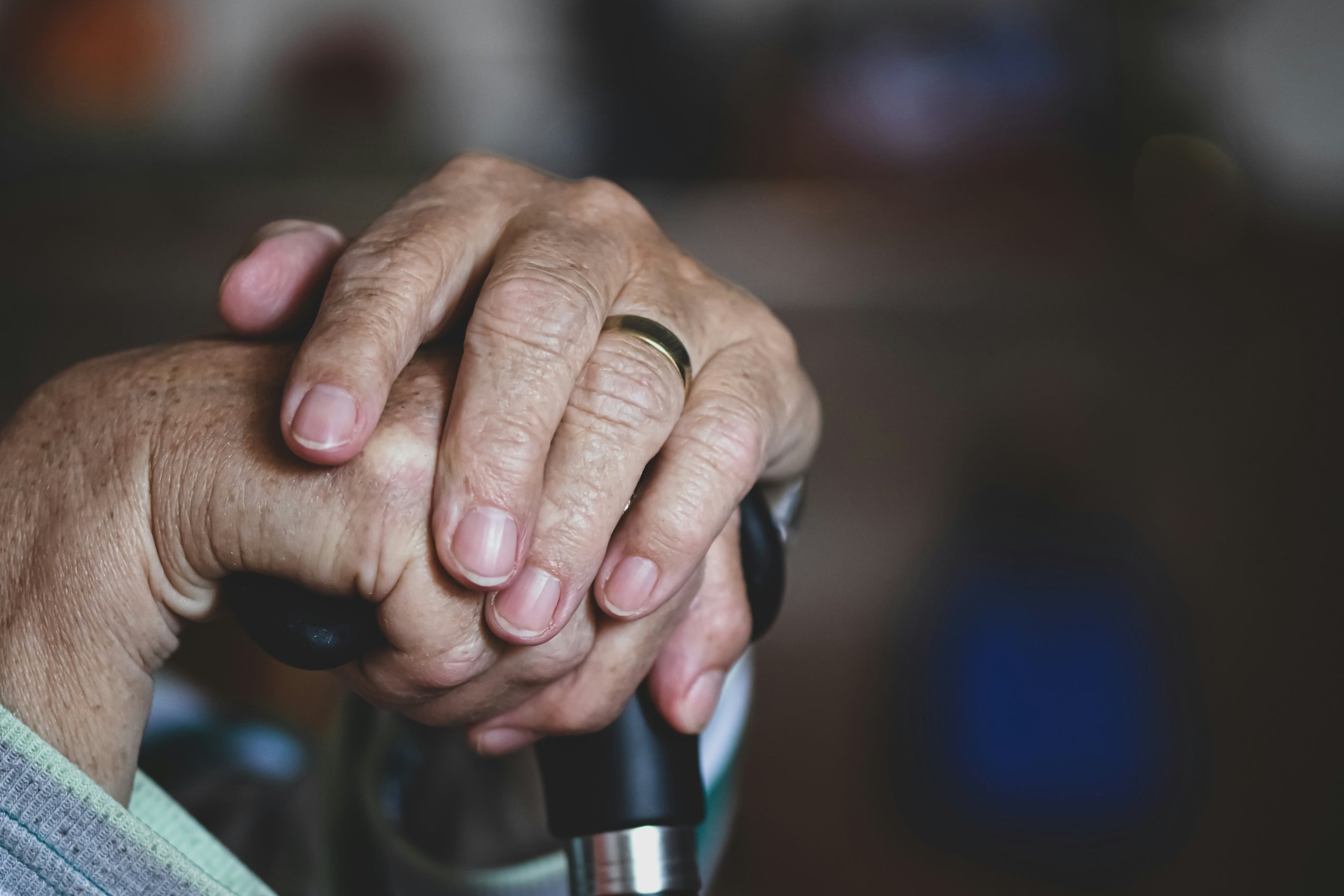 Le CBD est-il dangereux pour les personnes âgées ? - Mon Petit Herbier